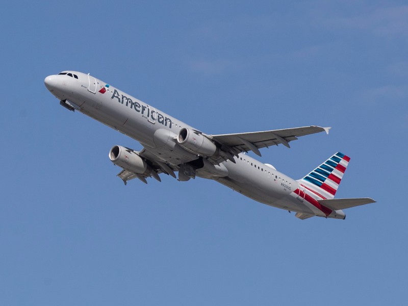 Avión regresó a Miami debido a un pasajero sin cubrebocas