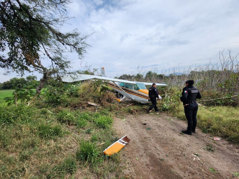 Avioneta realiza aterrizaje forzozo en Corregidora