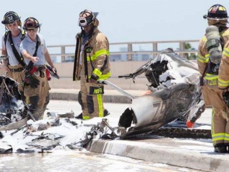 Avioneta se estrelló en un puente de Miami Beach