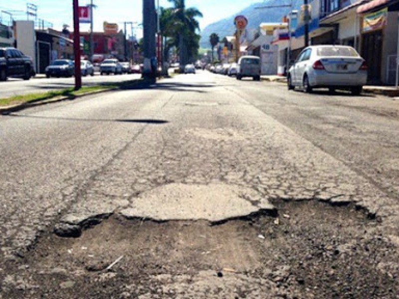 Ayto. de Tepic remunera daños a vehículos por baches