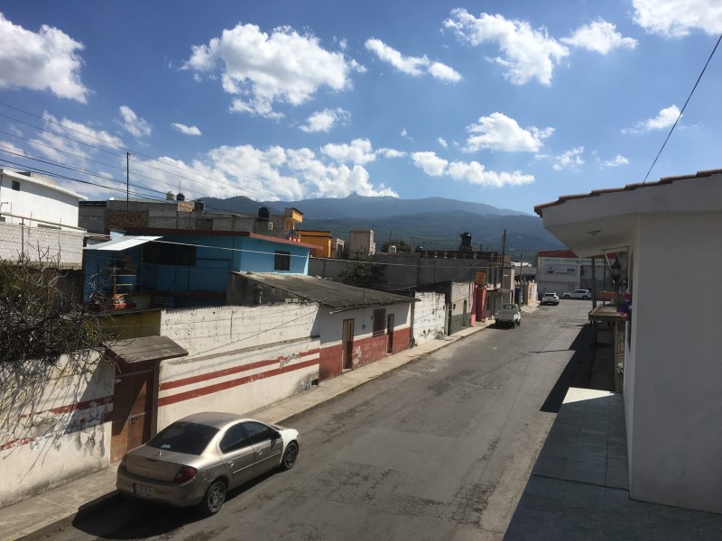 Ayuntamiento brinda apoyo a familias marginadas de Perote