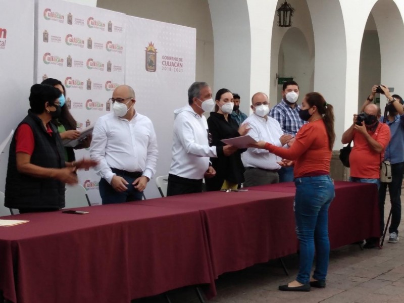 Ayuntamiento de Culiacán entrega 163 títulos de propiedad