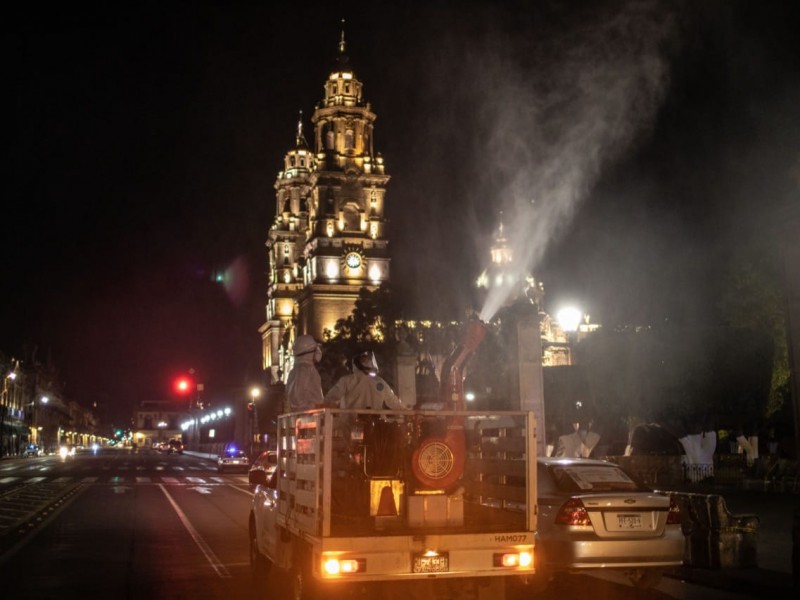 Ayuntamiento de Morelia inicia con sanitizaciones durante la noche