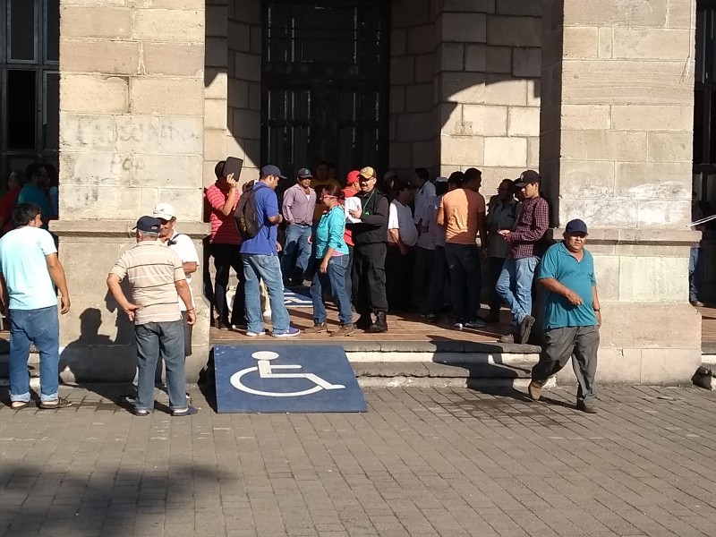 Ayuntamiento de Tepic debe 80 MDP a trabajadores