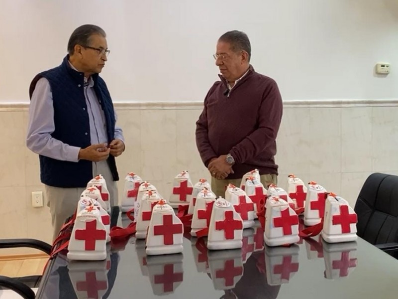 Ayuntamiento de Tuxpan entregó ánforas a Cruz Roja
