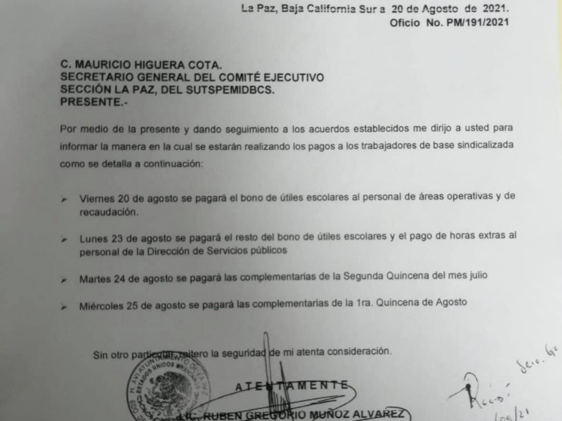 Ayuntamiento paceño calma manifestación de trabajadores con algunos pagos