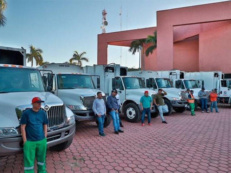 Ayuntamiento realizará la adquisición de 10 camiones recolectores de basura