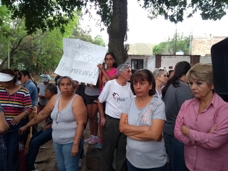 Ayuntamiento suspende trabajos en Arboledas del Sur