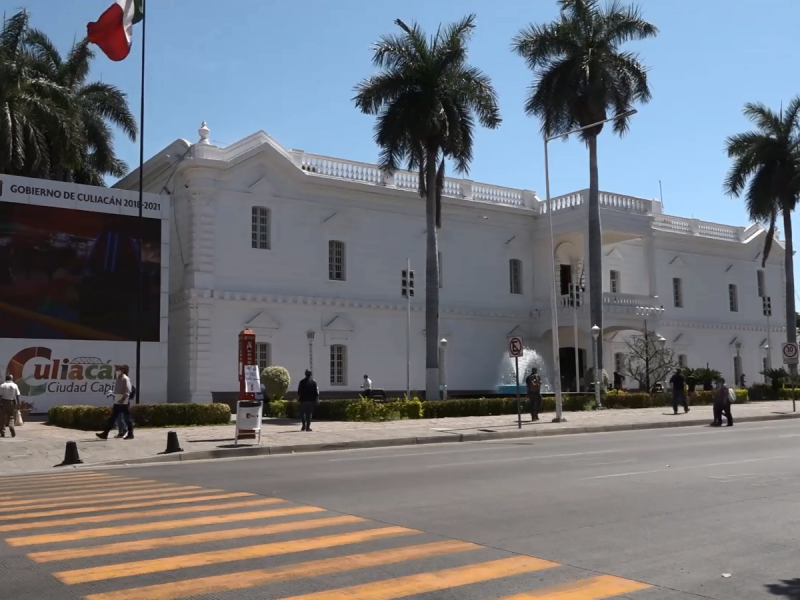 Ayuntamientos están endeudados con Hacienda