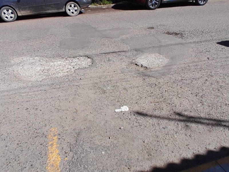 Bache en calle manuel herrera un dolor de cabeza