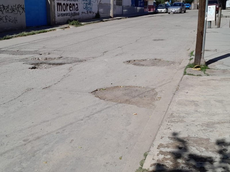 Bache en calle mesa redonda tiene 10 años