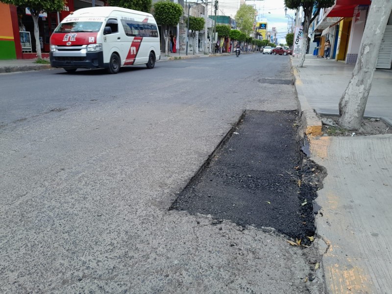 Bacheo a más del 50%, calles vuelven a presentar daños