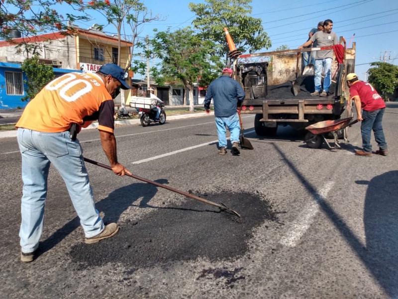 Bacheo insuficiente, 60% de calles de Colima requieren reencarpetamiento general