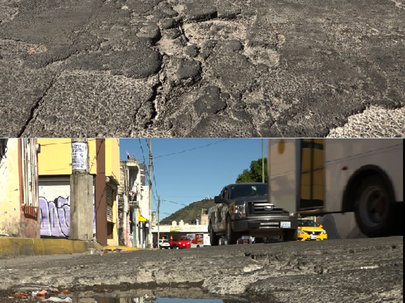 Baches comienzan a aparecer en Av. Juan Escutia