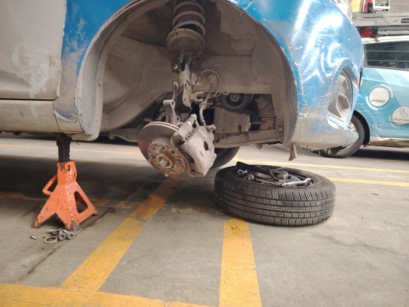Baches disparan 40% la demanda de autopartes en Edomex