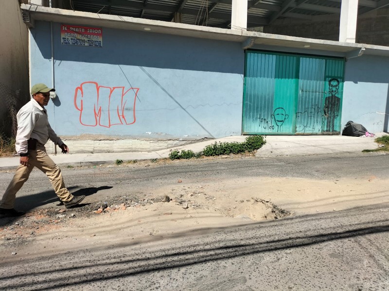 Baches en pendiente de Toluca genera mayor riesgo