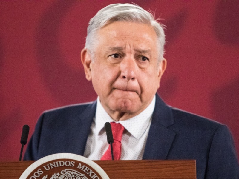 Baches, principal problema, más que inseguridad: AMLO