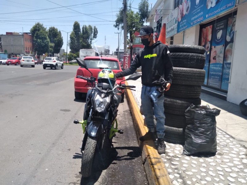 Baches un riesgo latente para motociclistas