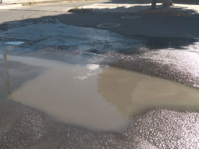 Baches y fugas de agua en Loma Bella