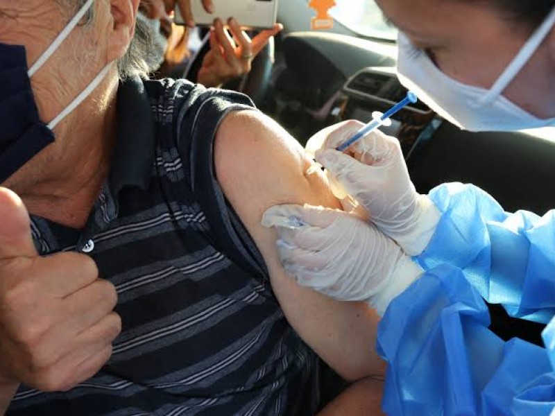 BADEBA, Santiago y Tuxpan arrancan vacunación anti COVID mañana lunes