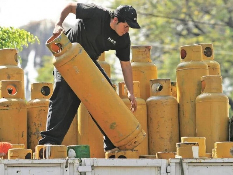 Baja 19 pesos el cilindro del gas LP en Los Mochis