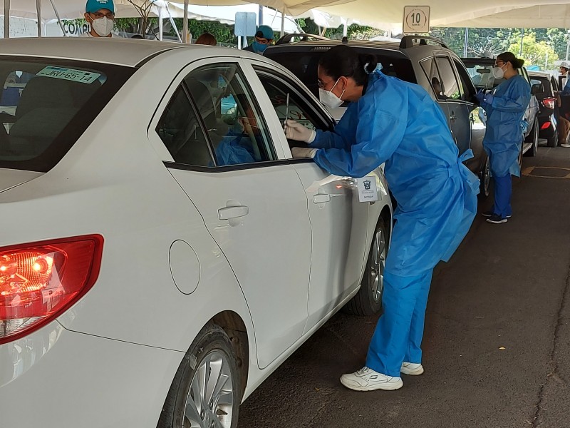 Baja afluencia de vacunación en el CUCEI