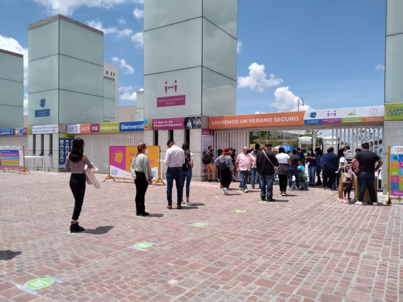 Baja afluencia de visitantes durante feria de verano