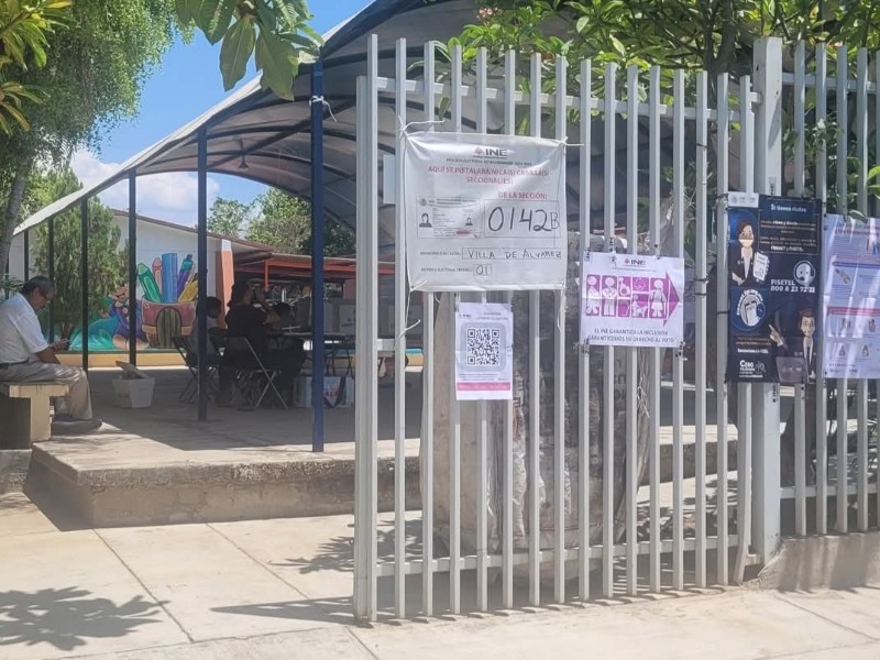 Baja afluencia en casillas de votación en Colima