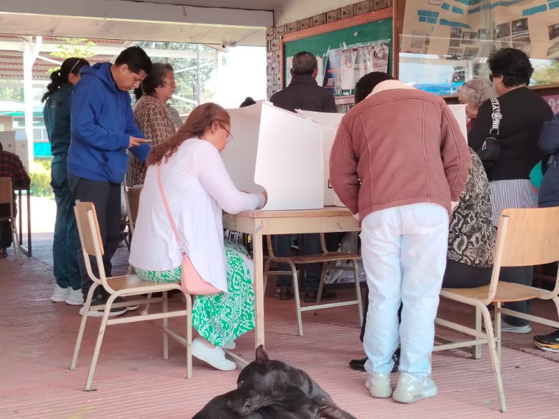 Baja afluencia y retrasos en elecciones judiciales en Edomex