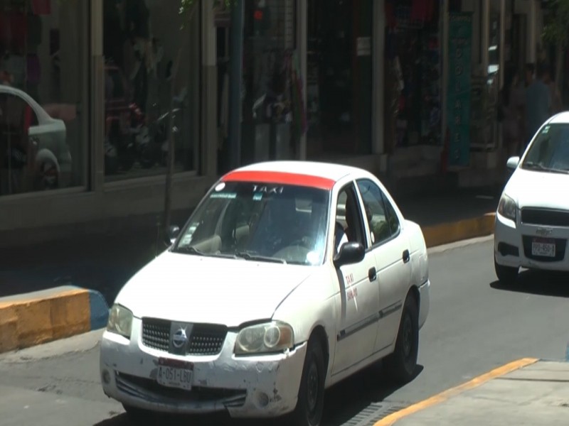 Baja cantidad de pasaje que reciben taxistas de Sahuayo