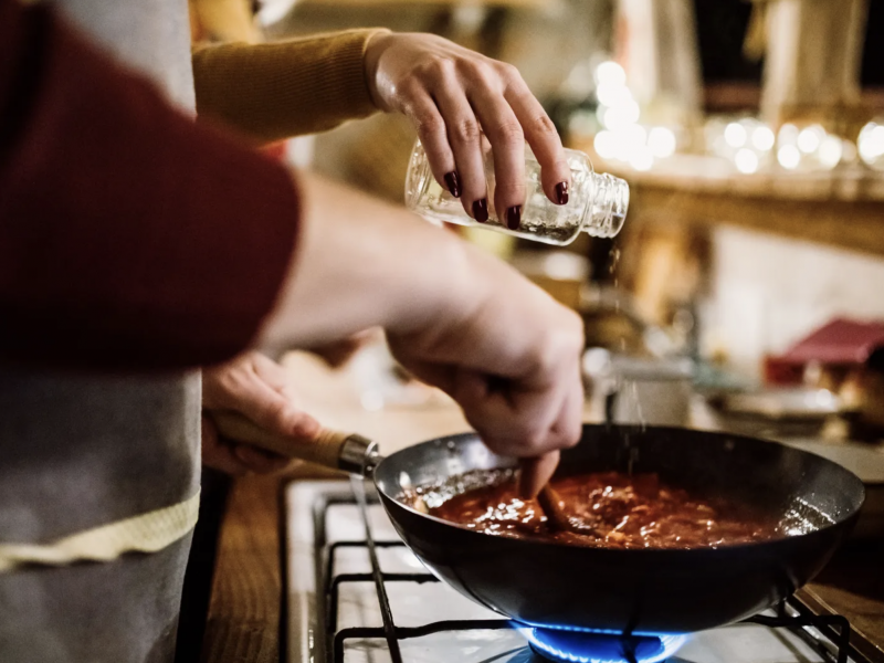 Baja el precio del gas para la cena navideña