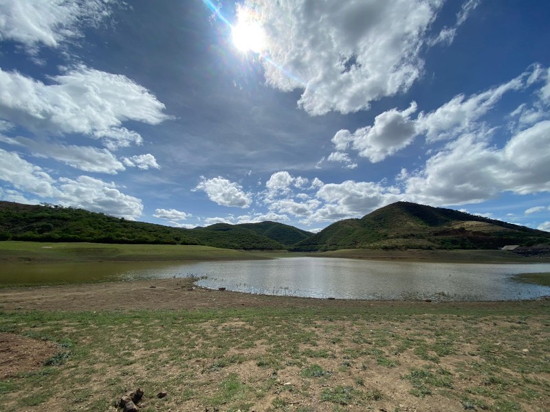 Baja nivel de agua en la Presa Duarte