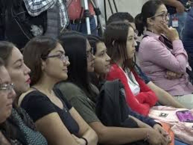 Baja número de estudiantes coahuilenses en el extranjero