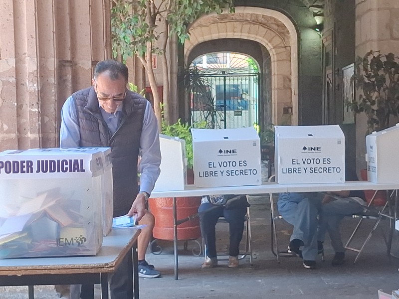 Baja participación en elecciones judiciales este domingo