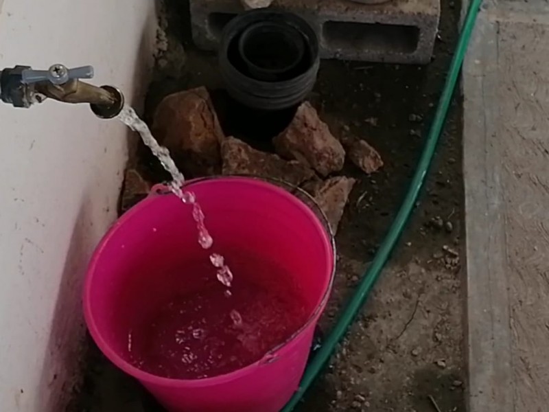 Baja presión y agua sucia en Villa Bonita