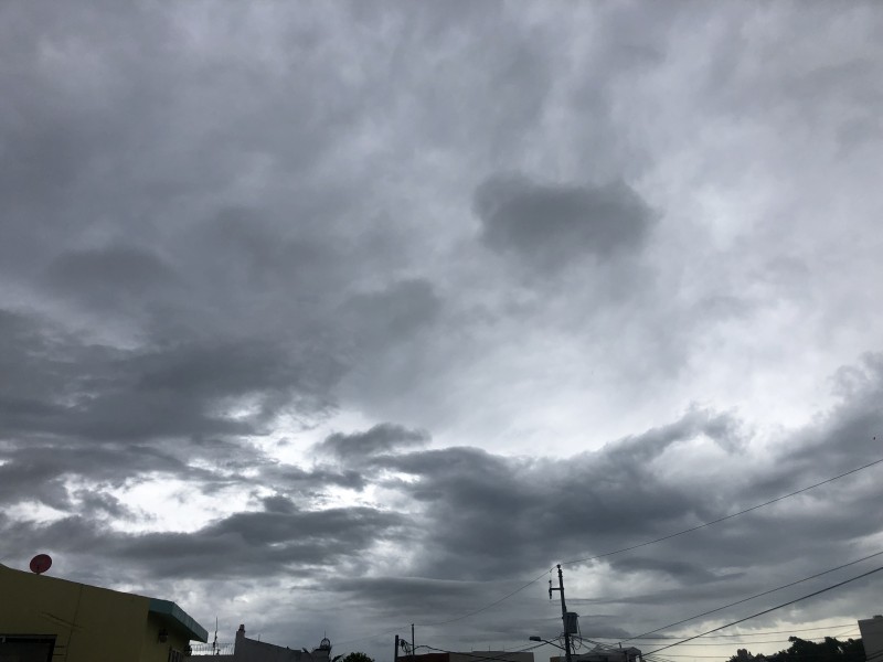 Baja presión provoca lluvias en el municipio