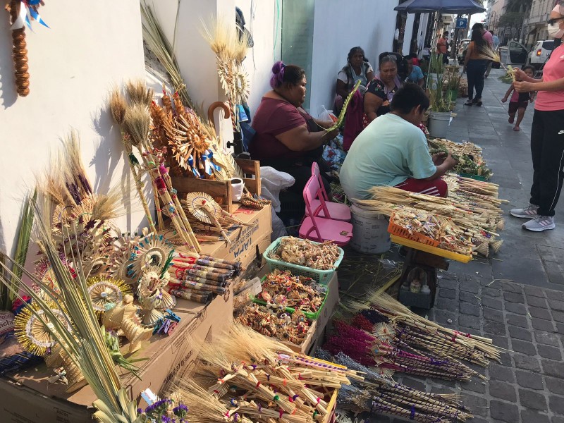 Bajan las ventas para vendedores de palmitas en Veracruz