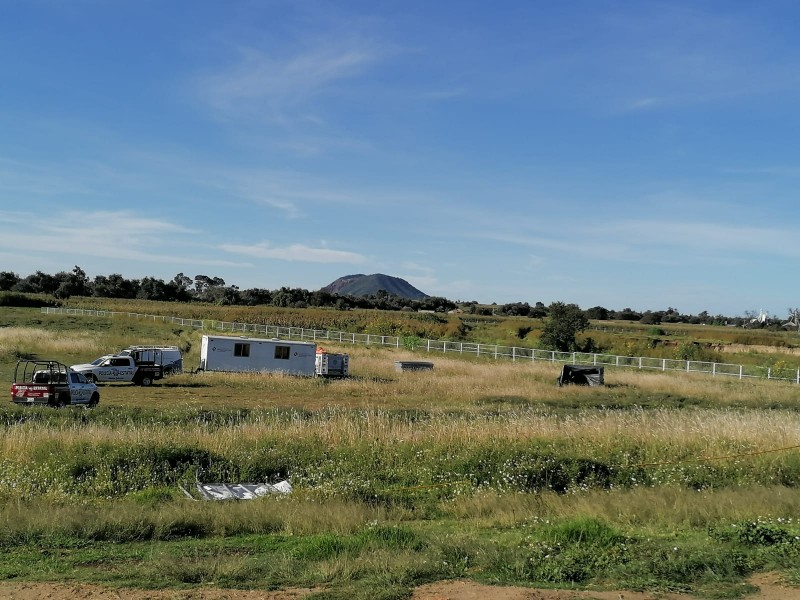 Bajan los visitantes y comerciantes en la zona del socavón