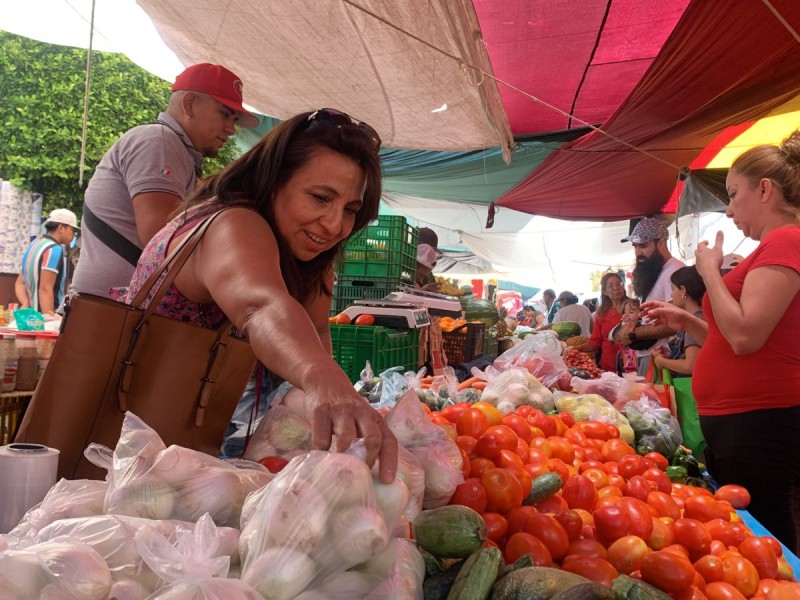 Bajan precios en frutas y verduras.