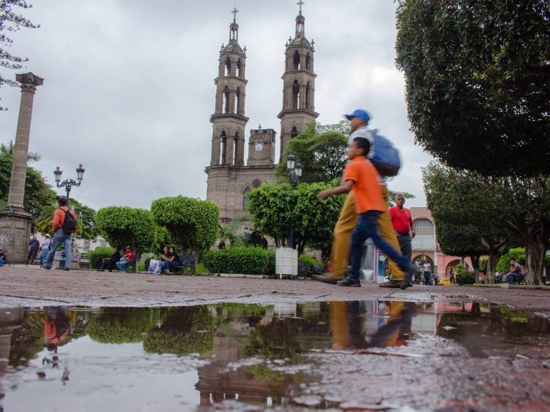 Bajan ventas de comerciantes por temporada de lluvias