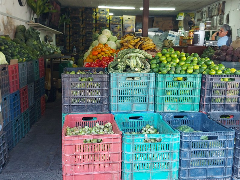 Bajan ventas en Mercado de Abastos, se retrasa producción agrícola