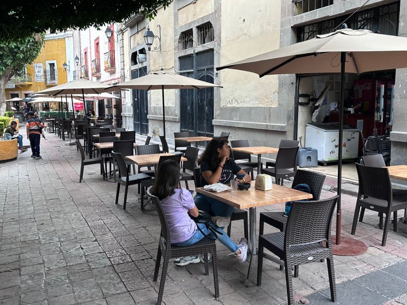 Bajan ventas en restaurantes durante vacaciones de verano