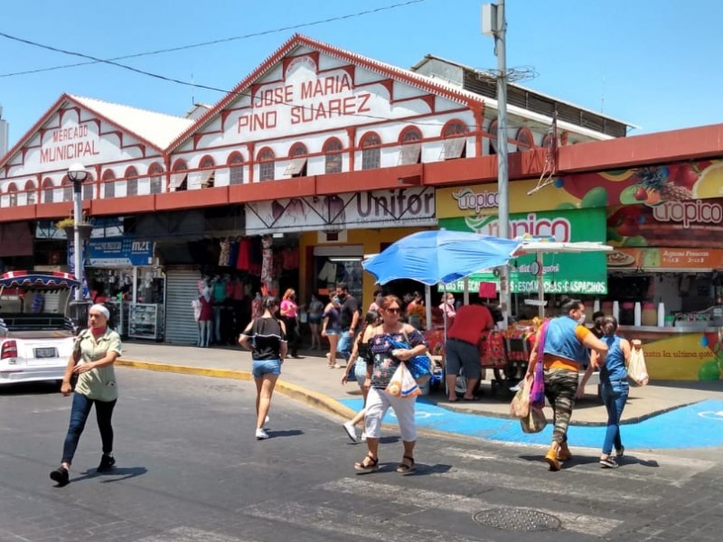 Bajas ventas ante próximo regreso a clases