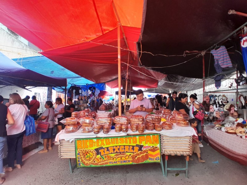 Bajas ventas en plaza de Todos Santos de Tuxpan