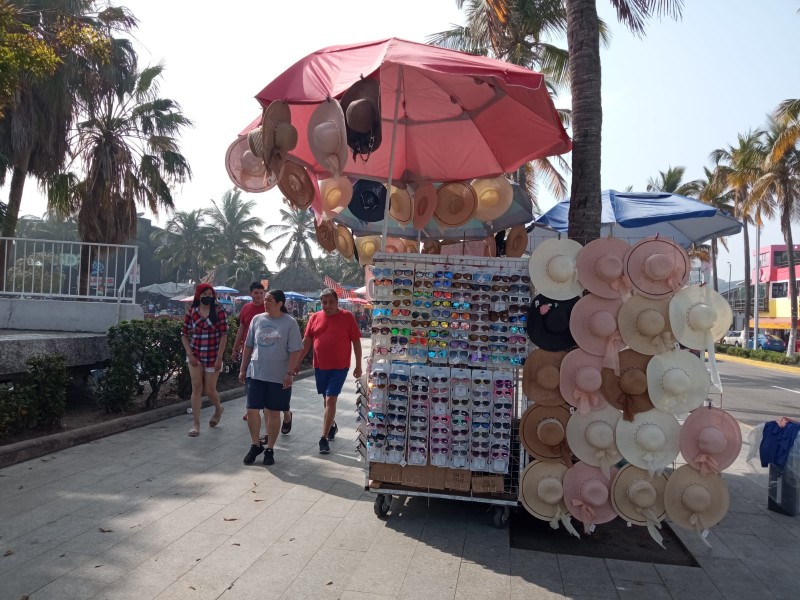 Bajas ventas reportan comerciantes en Villa del Mar en vacaciones