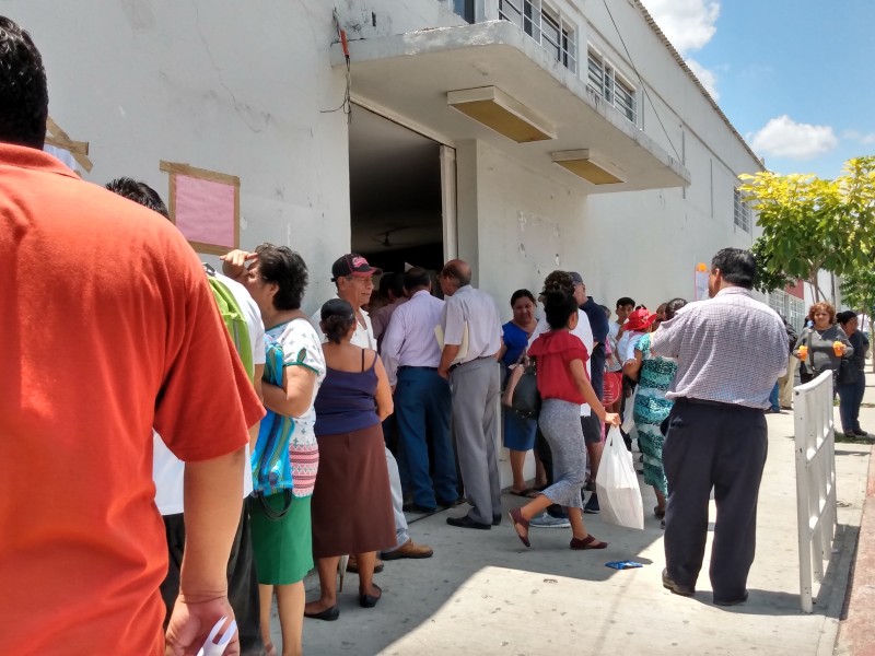 Bajo el sol esperan recibir programa adultos mayores