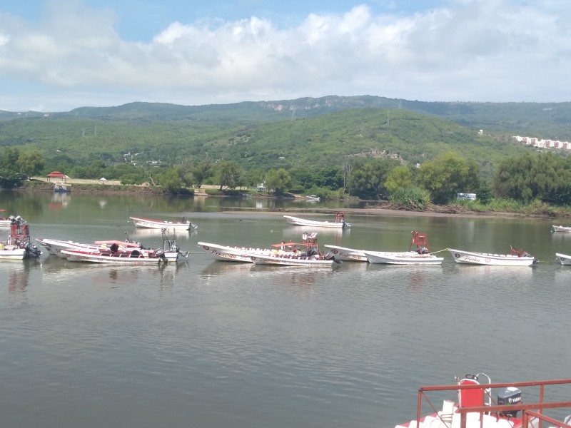 Bajo nivel en río Grijalva trae afectaciones aLancheros