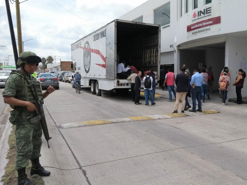 Bajo resguardo de el Ejército llegaron boletas electorales