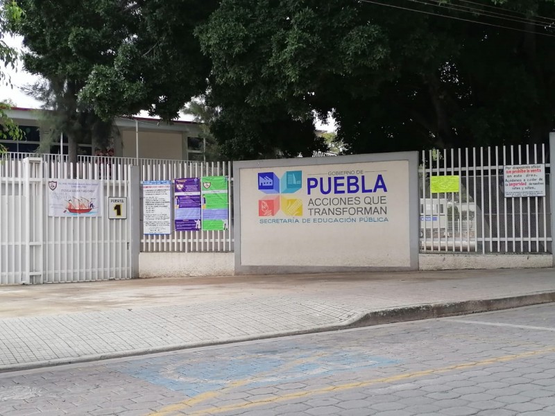 Bajo temor y con triple función, docentes bajo modelo híbrido