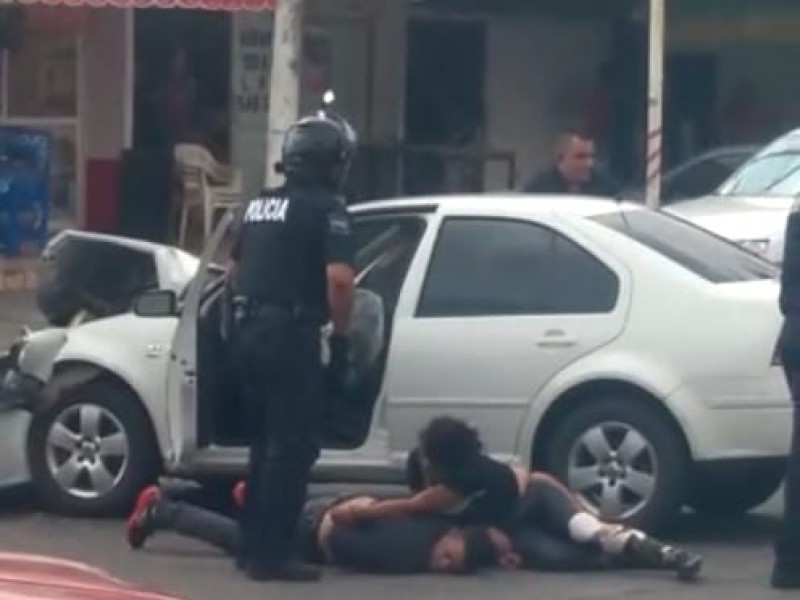 Balacera deja un detenido en Lomas Independencia